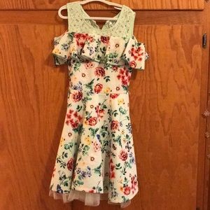 Girl’s spring floral lace dress